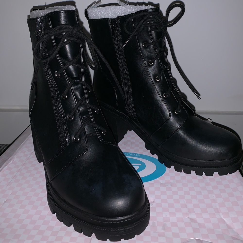 BRAND NEW Black Combat Lace Up Heeled Ankle Boots